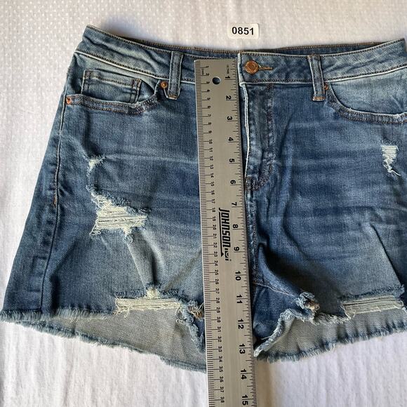 Vanilla Star Women’s Frayed Denim Mid Rise Shortie size 11, Blue - Picture 5 of 10